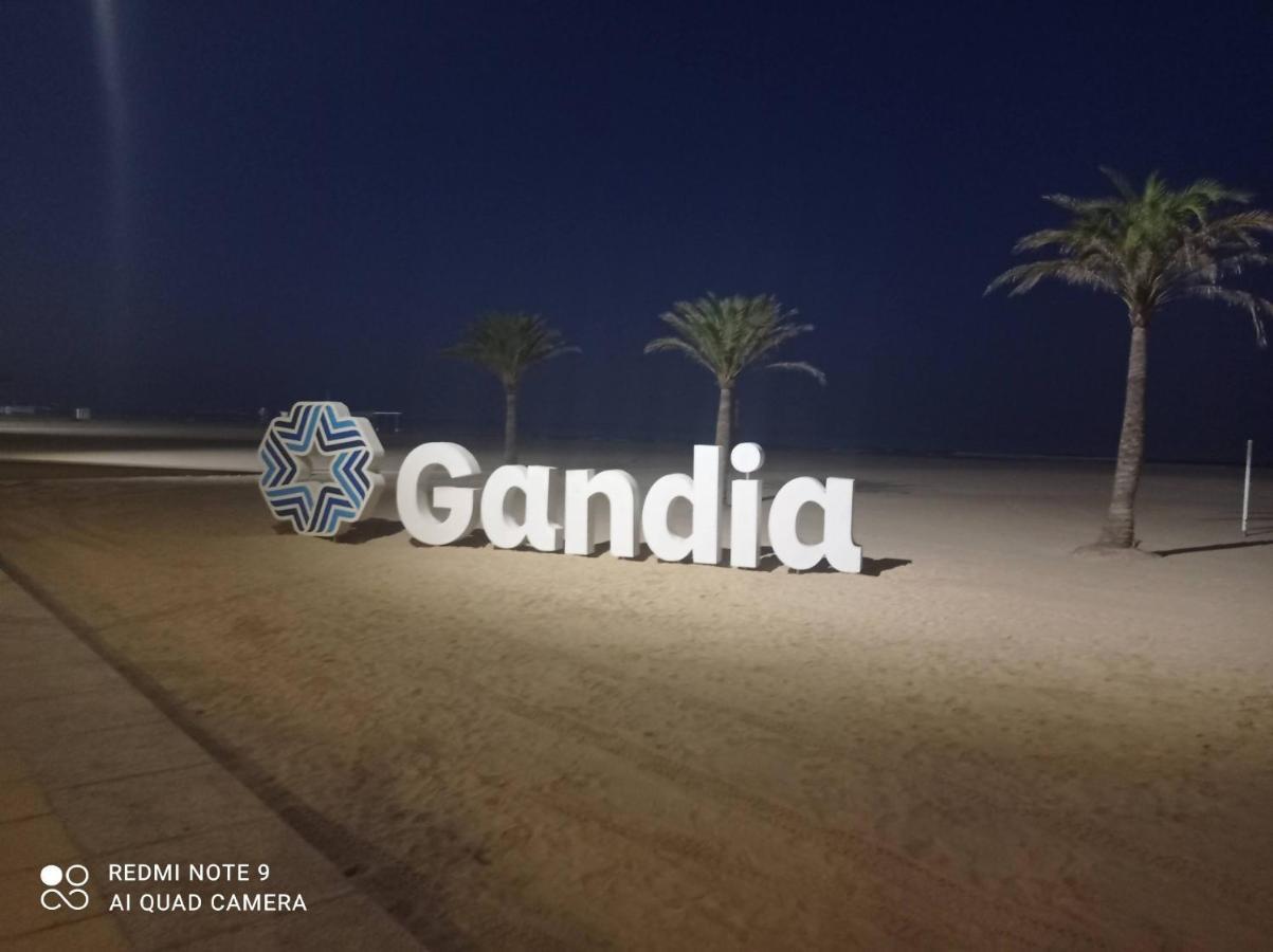 Manila Solo Familias Serviplaya Gandia Bagian luar foto